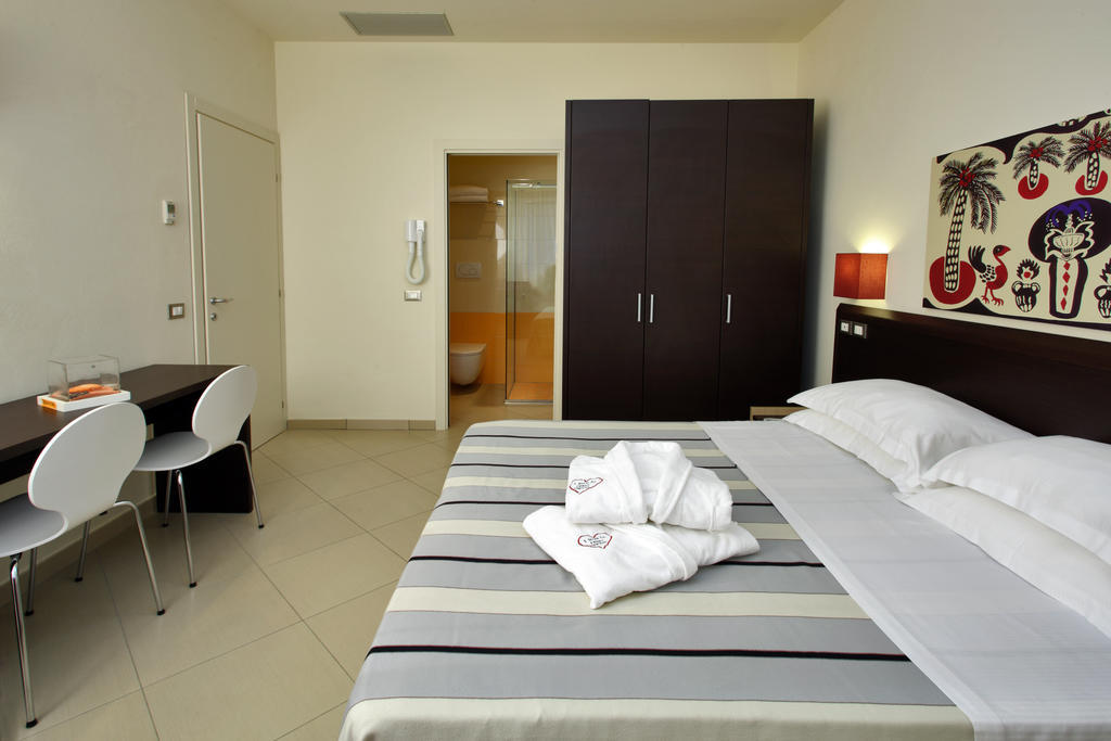 Noha Suite Hotel Riccione Exterior foto